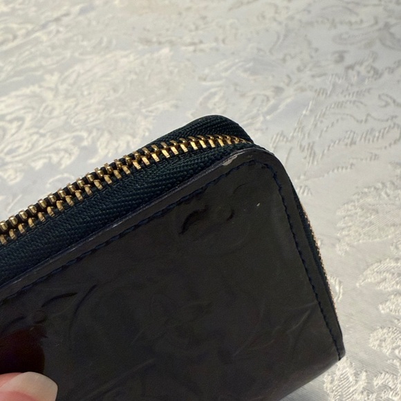 Louis Vuitton Vernis Zip Around Wallet - Picture 7 of 10